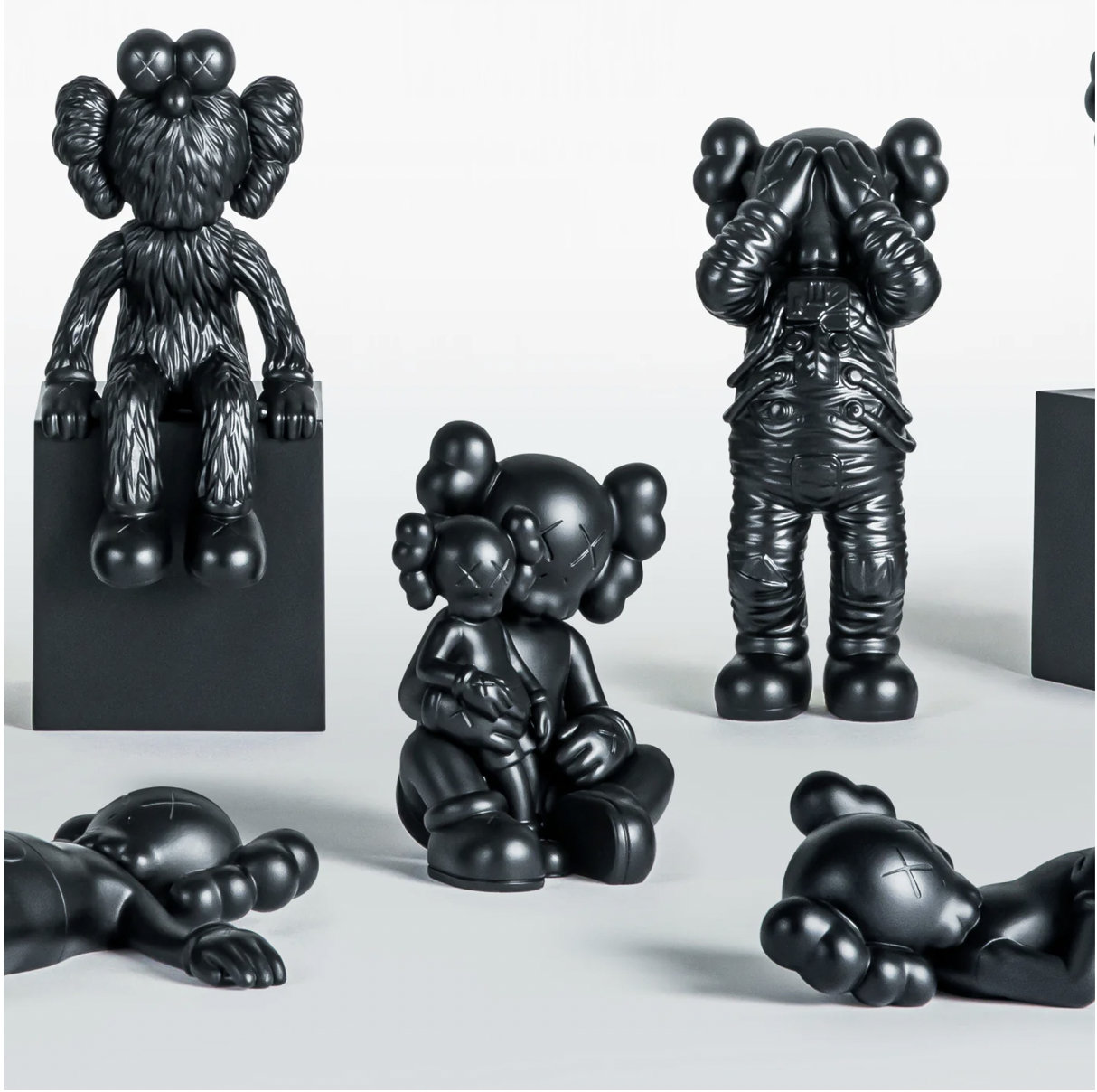 Kaws Bronze - Full Set