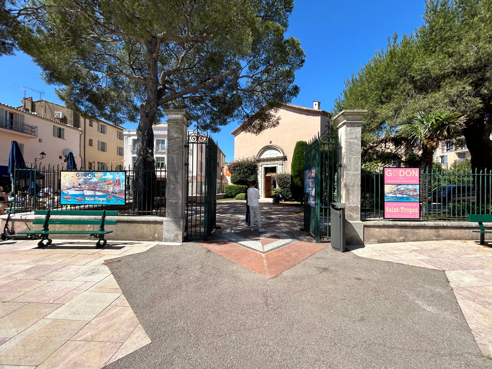 The entrance of the Musée de l'Annonciade in Saint-Tropez with the posters of the Alain Godon exhibition