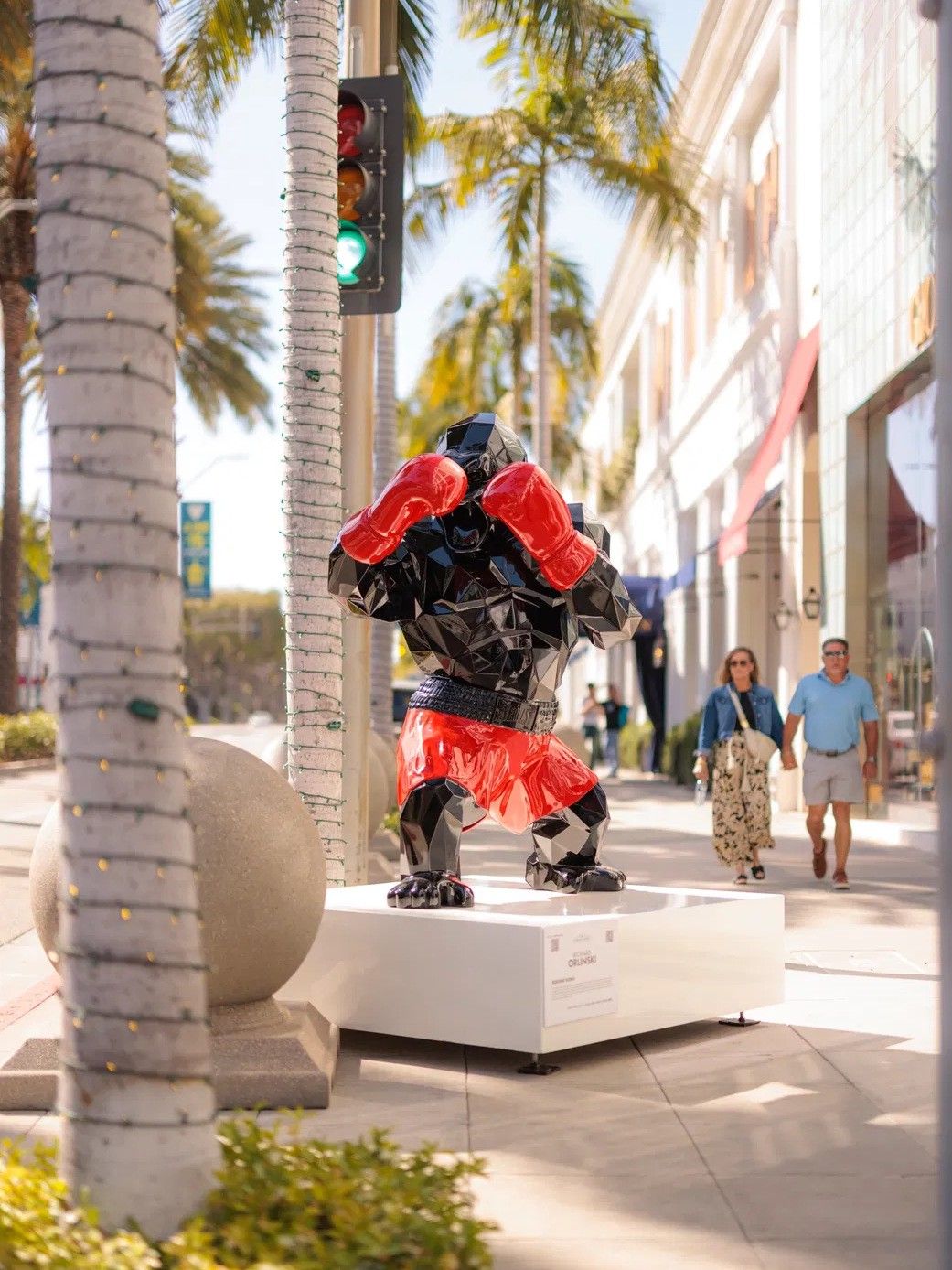 Boxing Kong - Black Chrome Resin, Red Gloves