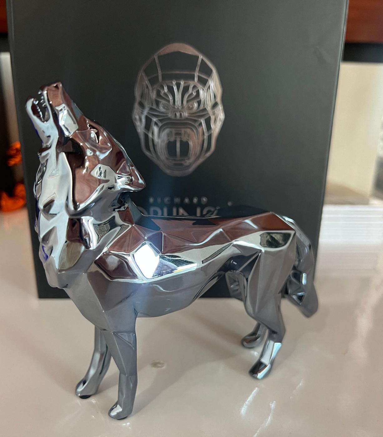 Howling Wolf - Silver