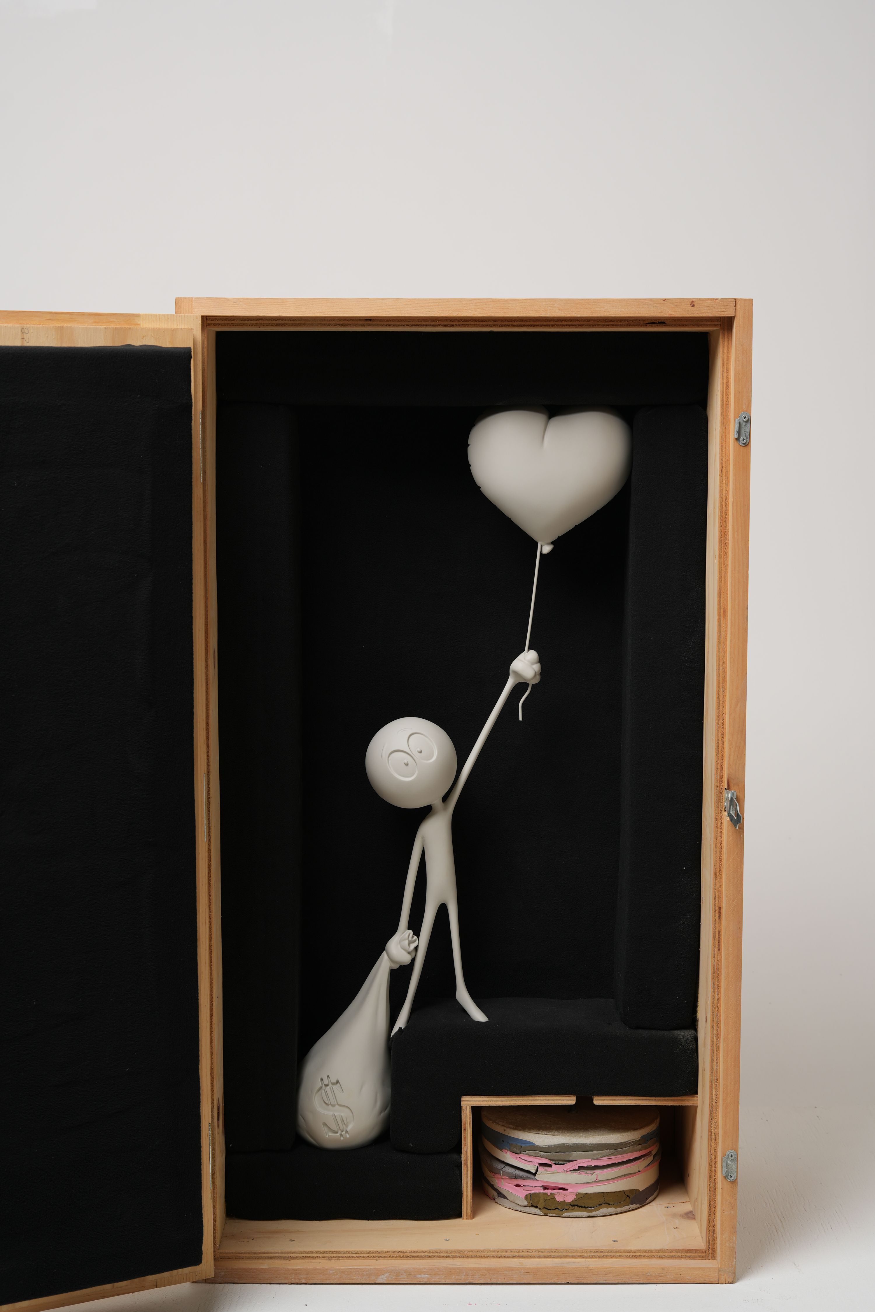 Love vs Money - 3 feet — view 18 of 18