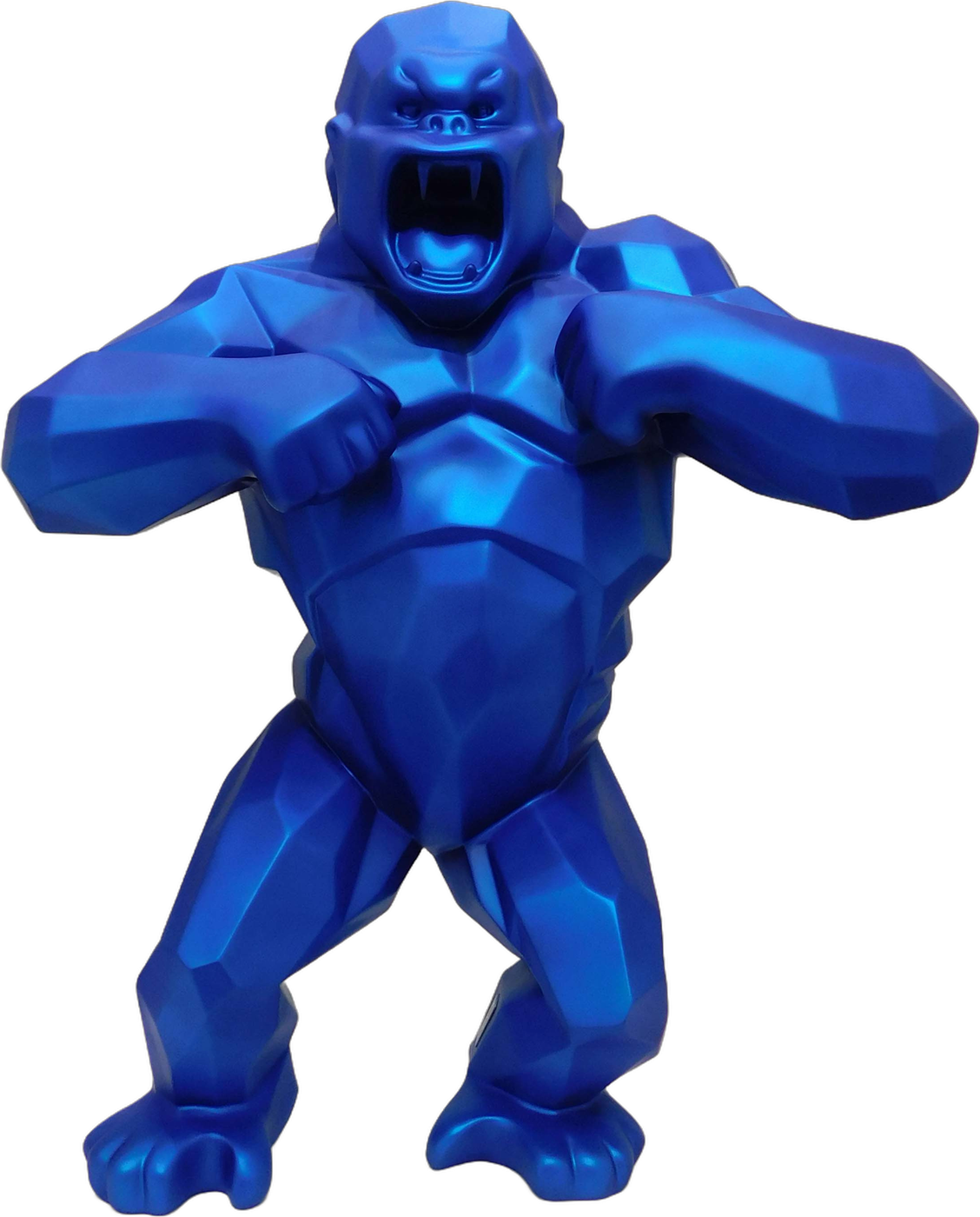 Wild Kong Metallic Blue 80 cm by Richard Orlinski, faceted blue resin gorilla beating its chest, cut out on an ivory background